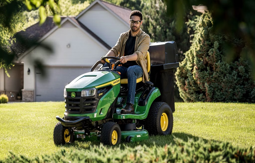 Time-saving techniques – How does a lawn tractor give you back your weekends?